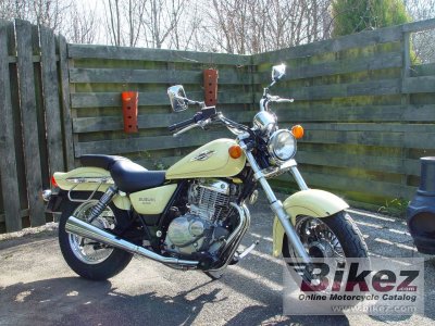 1999 Suzuki GZ 250 Marauder photo